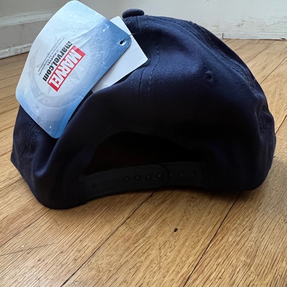 Marvel Cap - Picture 5 of 7